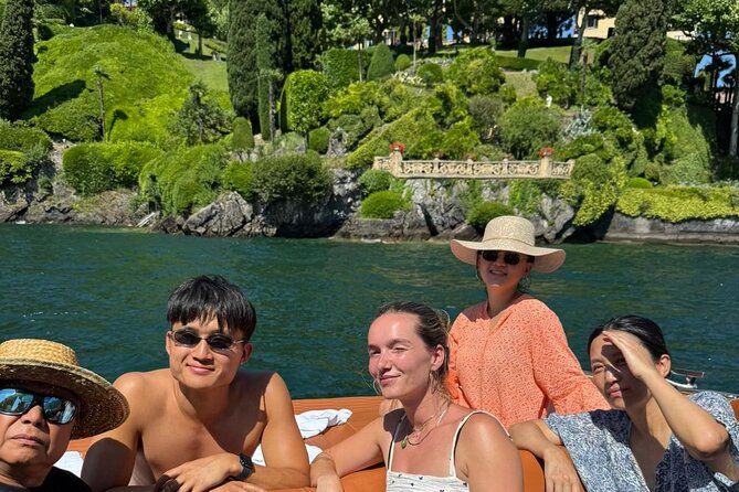 Private Lake Como Yacht Tour Experience on Colombo Boat - Cruising south through the central lake