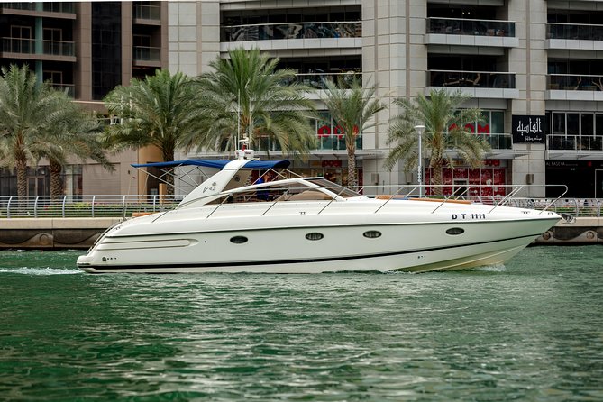 Private Luxury Everest Yacht Cruise from Dubai Marina - Atlantis from the water