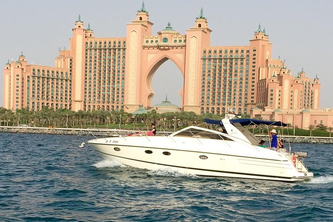 Private Luxury Everest Yacht Cruise from Dubai Marina - Bluewaters and the Ain Dubai view