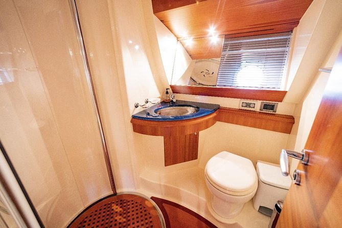 Private Luxury Yacht Cruise for up to 20 people - Is $500 good value for your group?