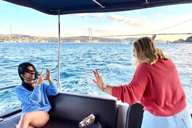 Private Luxury Yacht Cruise in Istanbul Bosphorus - Ortakoy and the old waterfront villages