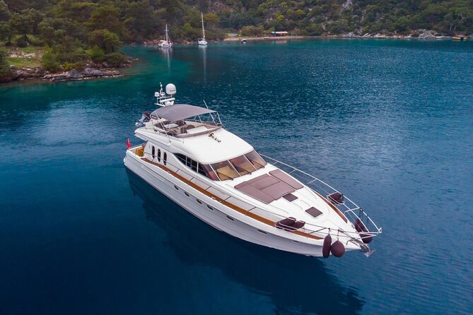 Private Luxury Yacht Cruise on Bosphorus - Bebek and the northern stretch