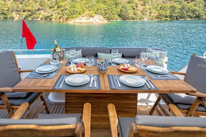 Private Luxury Yacht Cruise on Bosphorus - Snacks, drinks, and guide service