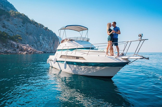 Private Luxury Yacht Tour From Alanya - Swimming and snorkeling in warm coastal water