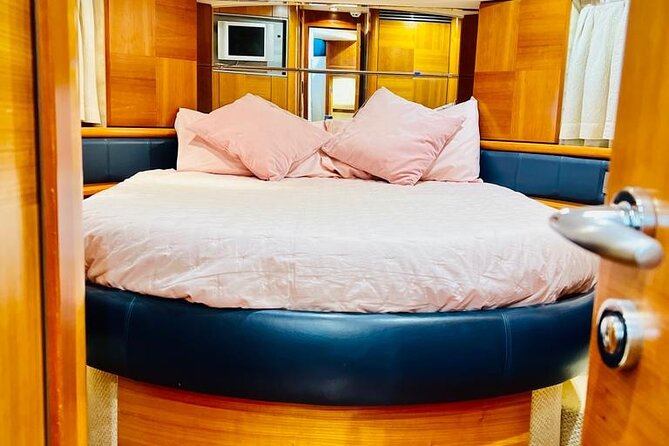 Private Luxury Yacht Tour From Dubai Marina - Is $280 per person good value?