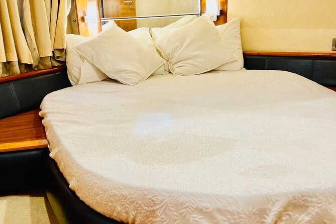 Private Luxury Yacht Tour From Dubai Marina - Sunset appeal and the best kind of guest