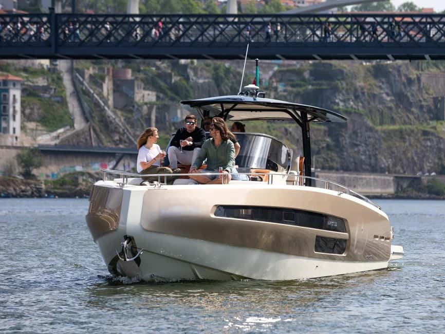 Private Luxury Yacht Tour in Lisbon with Local Guide - The Invictus GT370 and what the boat means for you