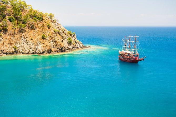Private Luxury Yacht Tour with Lunch and Drinks - Is $1,502.71 good value?