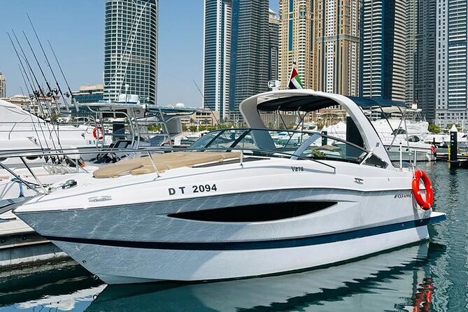 Private Mini Yacht Cruise – Luxury Experience at Low Cost - Why a small private yacht works well in Dubai