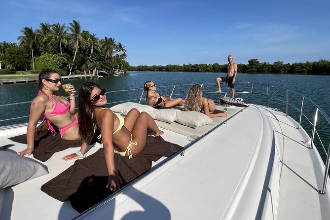 Private PADDLE-BOARD and YACHT Adventure - Lunch, drinks, and the value of the private boat