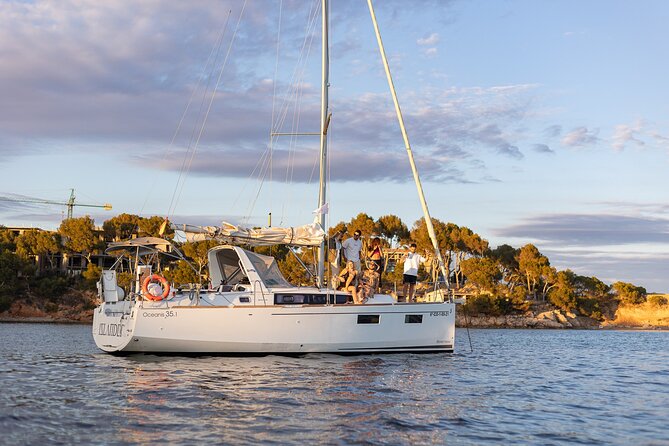 Private sailing yacht by the Bay of Palma and nearby coves - Paddleboarding and the cave question