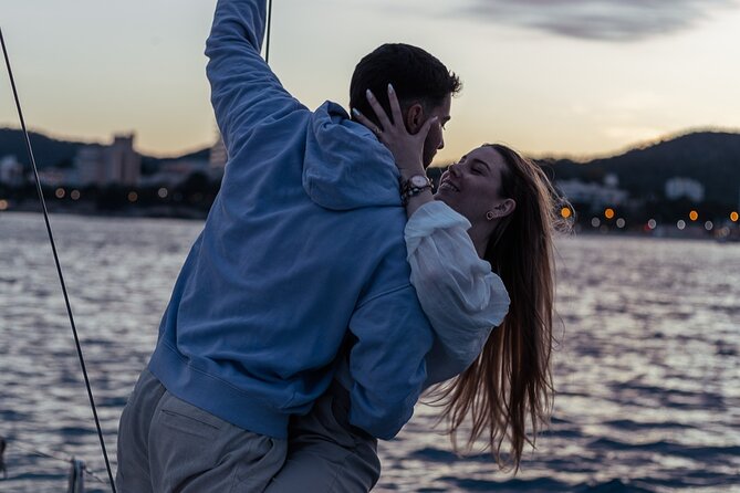 Private sailing yacht by the Bay of Palma and nearby coves - Drinks, snacks, and optional food