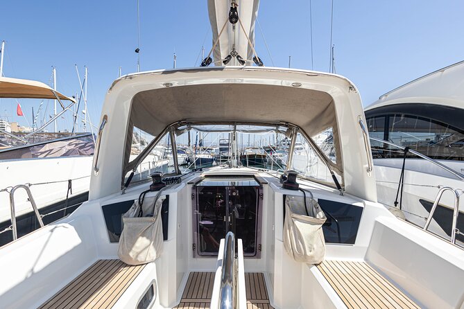 Private sailing yacht by the Bay of Palma and nearby coves - Who will enjoy this Palma boat trip?