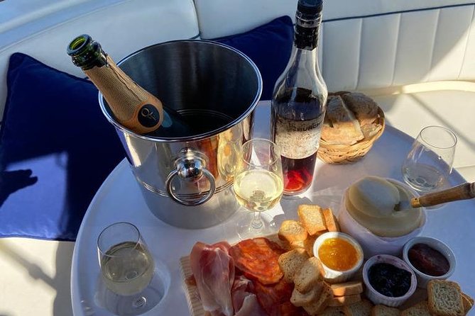 Private tasting in the Douro (1 to 7 people) on a yacht for yourself - Why this private Douro cruise works so well