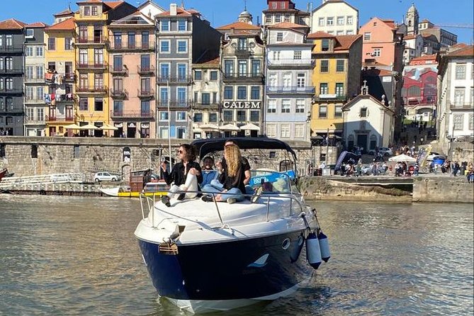 Private tasting in the Douro (1 to 7 people) on a yacht for yourself - Photo pauses beside Porto and Gaia