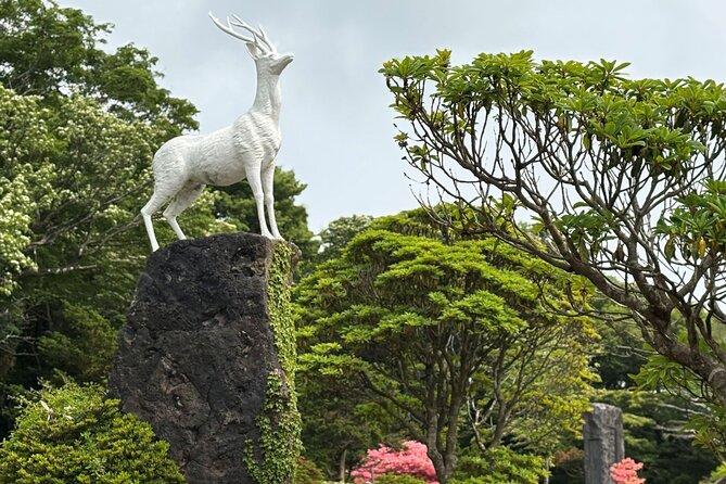 Private Tour in South Jeju including Yacht Cruise - Jeongbang Falls meets the ocean