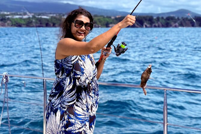 Private Tour in South Jeju including Yacht Cruise - June’s role in the day
