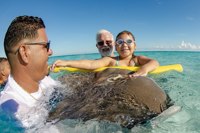 Private Yacht 48 ft Sting Ray City, Snorkel & Starfish Beach - Food, drinks, and what is really included