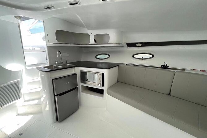 Private Yacht Cancun 42ft up to 8 people - Who gets the best value from this yacht rental