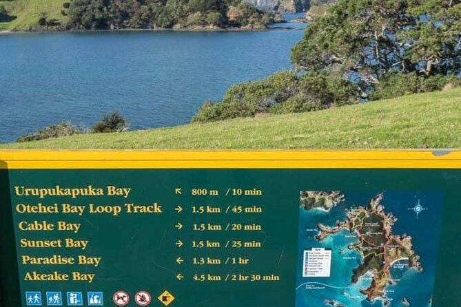 Private Yacht Charter and Island Excursions in the Bay of Islands - Choosing an island and a quiet anchorage