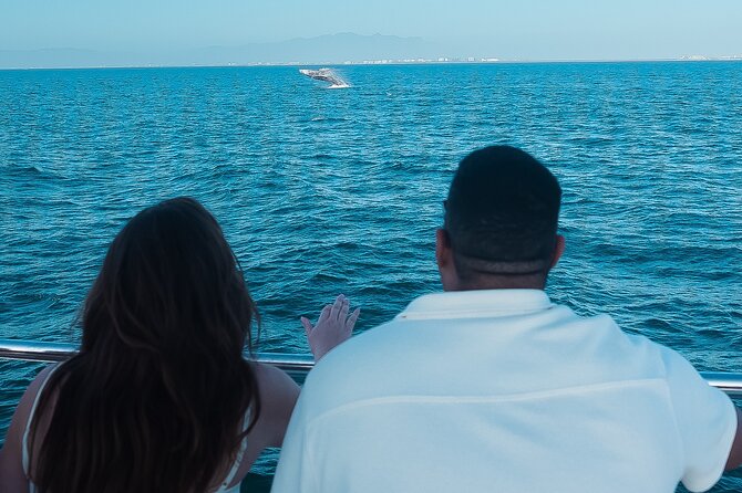 Private Yacht Charter Chica Fun 6 waterslides in Puerto Vallarta - Choosing between a short charter and a seven-hour day