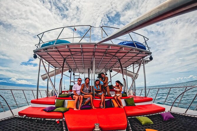 Private Yacht Charter ChicaFUN 3 Waterslides All Inclusive - Cruising the Bay of Banderas for four hours