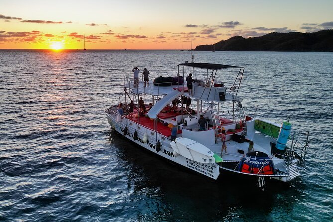 Private Yacht Charter on ChicaFun 1 Waterslides all inclusive - Waterslides, kayaks, and the all-inclusive bar