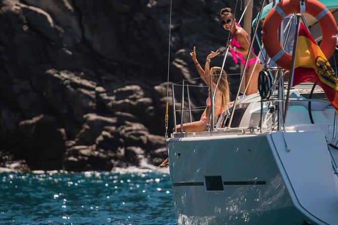 PRIVATE YACHT CHARTER VOYAGE, Food & Drinks included! - Setting out from Puerto Colón in Costa Adeje