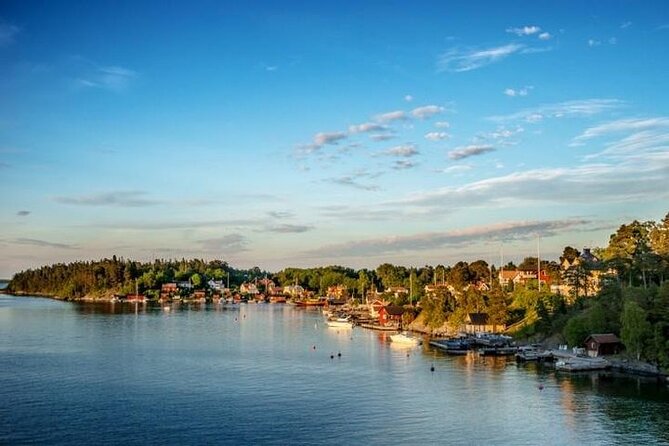 Private Yacht Cruise with Lunch or Dinner in Stockholm Archipelago - Lunch, dinner, and the value of eating on deck