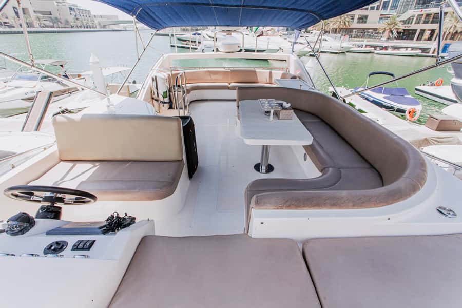 Private Yacht Dubai: 56ft - Photography, privacy, and local etiquette