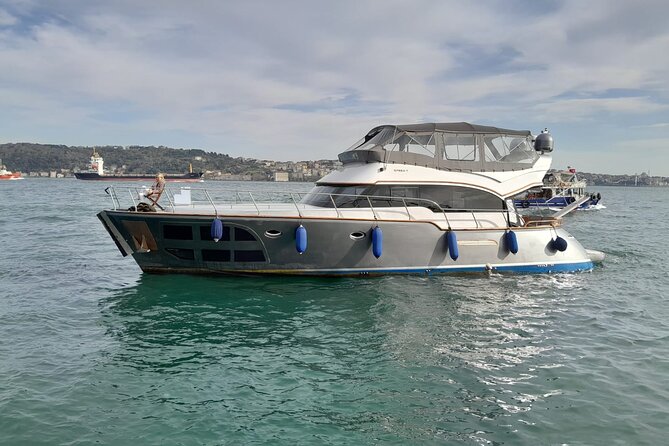 Private Yacht for Surprise Events / Birthday, Proposal, Anniversary, Party etc - Who will get the most from this yacht trip