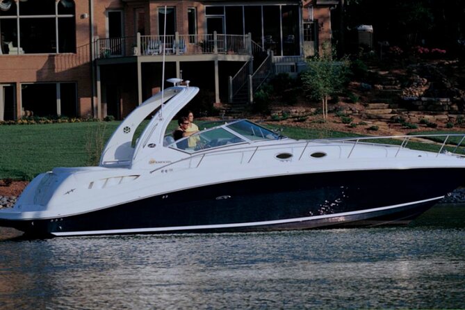 Private Yacht in Punta Cana, Unlimited Drinks and HipHop Music - Why Picaflor works well for a private group