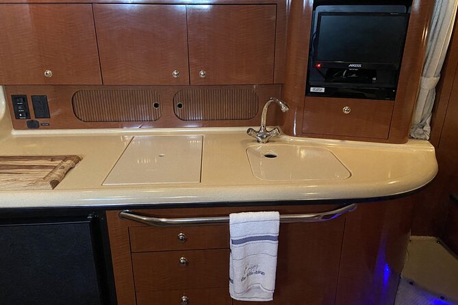 Private Yacht in Punta Cana, Unlimited Drinks and HipHop Music - Is $1,150 a fair price for three hours?