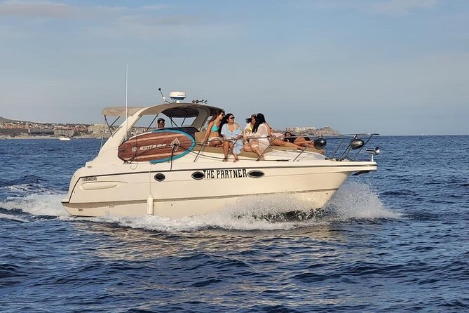 Private yacht rental for 2 hours - Cruising past Pelican Beach and Love Beach