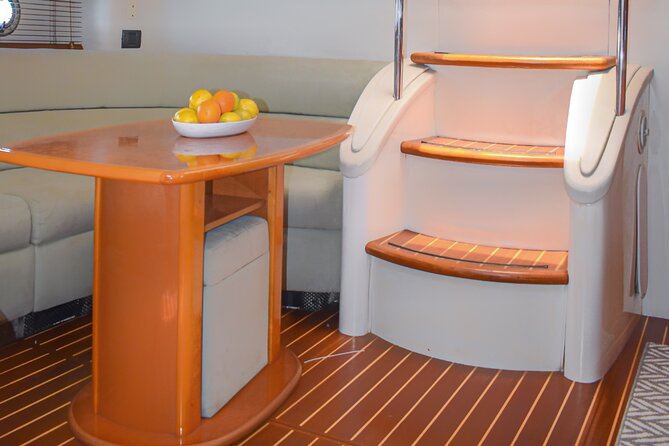 Private Yacht Rental in Cancun - Food, drinks, and the service aboard
