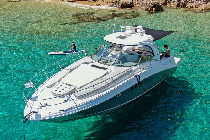 Private Yacht Sea Ray all-inclusive charter in Cabo - A private yacht day for up to eight