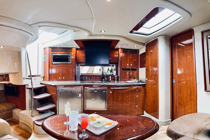 Private Yacht Sea Ray all-inclusive charter in Cabo - What the crew adds to the day