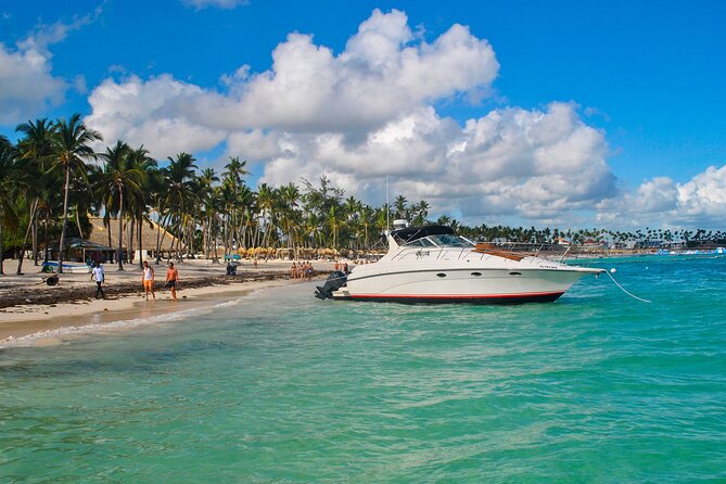 Private Yacht Tour in Punta Cana with Snorkeling and Open Bar - The price is strongest for a group of six