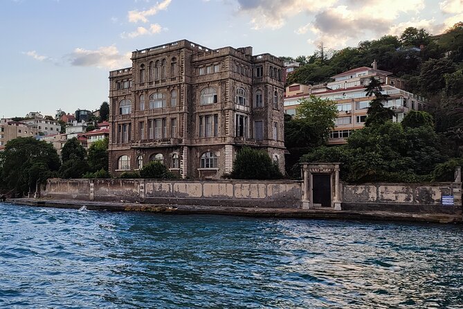 Private Yacht Tour on Bosphorus Istanbul - Rumeli Fortress and the northern Bosphorus