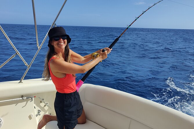 Private Yacht Ultimate Fishing and Snorkeling Adventure - 6 Hours - El Arco, sea lions, and Cabo’s signature view
