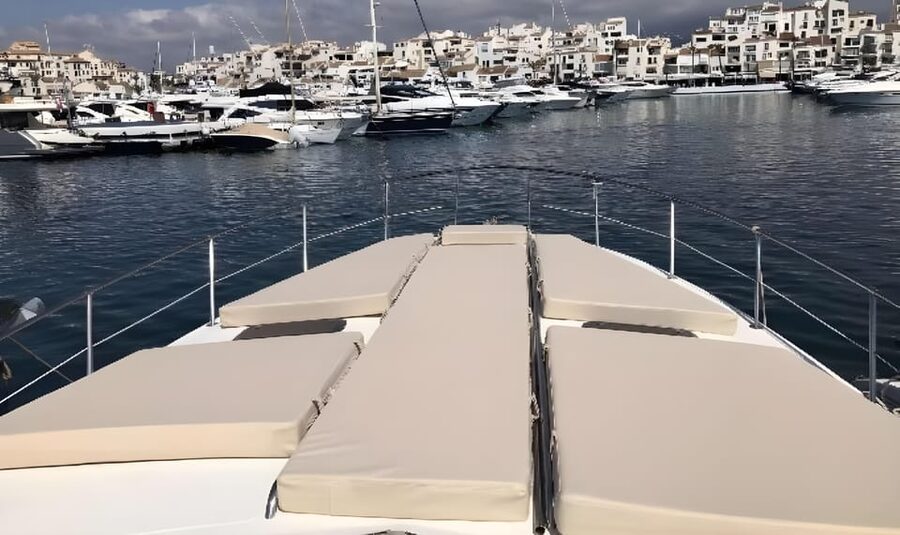 PUERTO BANUS: YACHT RENTAL FOR GROUP 2H - Should You Book This Puerto Banús Yacht Rental?
