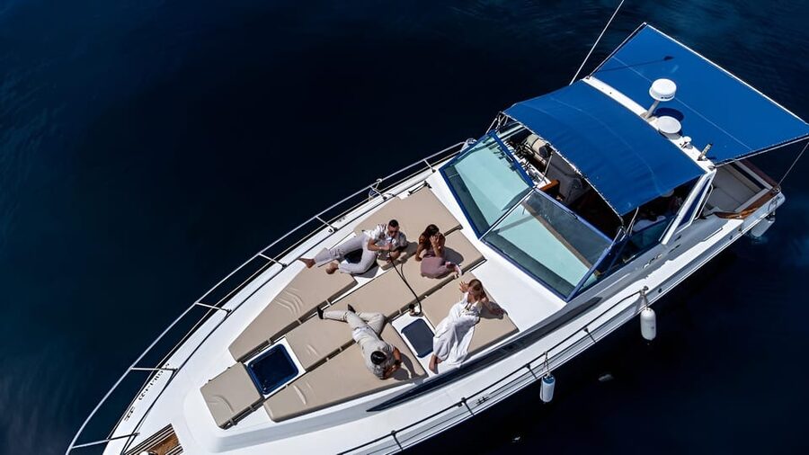 PUERTO BANUS: YACHT RENTAL FOR GROUP 2H - Drinks, Snacks, and the Large Sun Deck