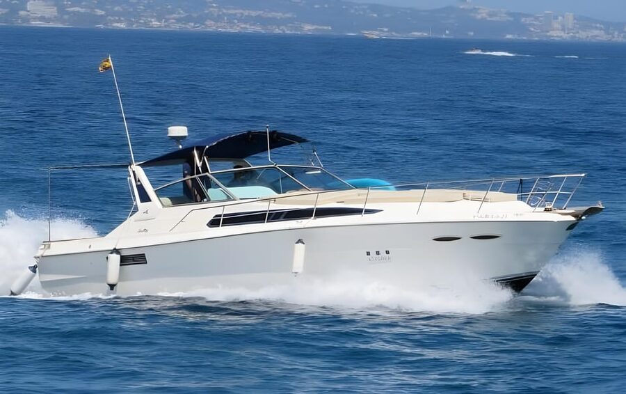 PUERTO BANUS: YACHT RENTAL FOR GROUP 2H - Who Will Enjoy This Yacht Trip Most