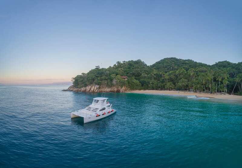 Puerto Vallarta: Luxury Yacht Tour with Lunch and Open Bar - The Long Cruise Back to Puerto Vallarta