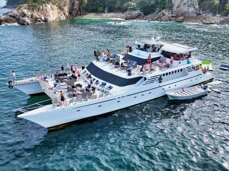 Puerto Vallarta: Yelapa Mega Yacht Cruise - The swimming stop: gear, space, and a little competition