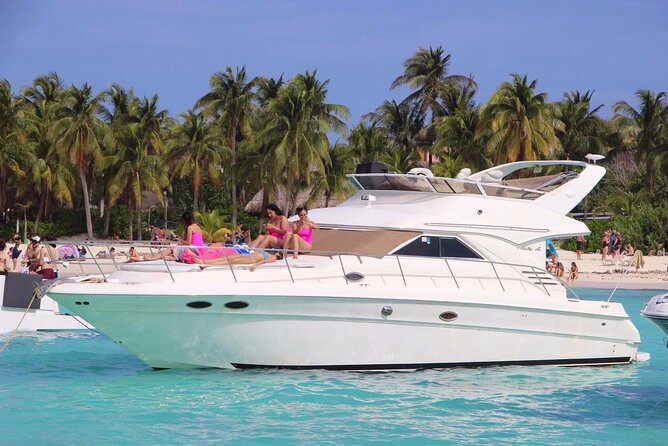 Rent a Private 46ft Yacht in Cancun - The boat itself, comfort, and maintenance