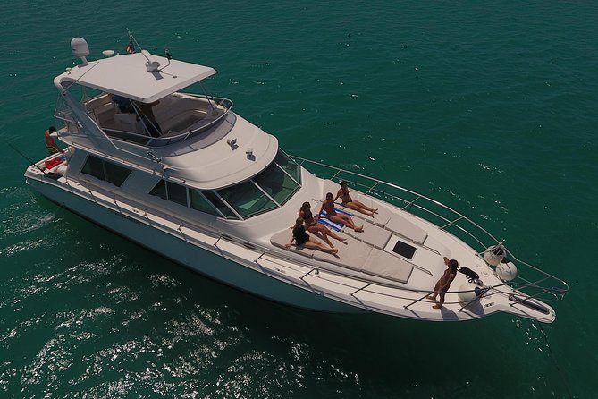 Rent a Private Yacht or Boat for 4 hrs from Playa Mujeres -SR55H4 - Four hours aboard a private Sea Ray