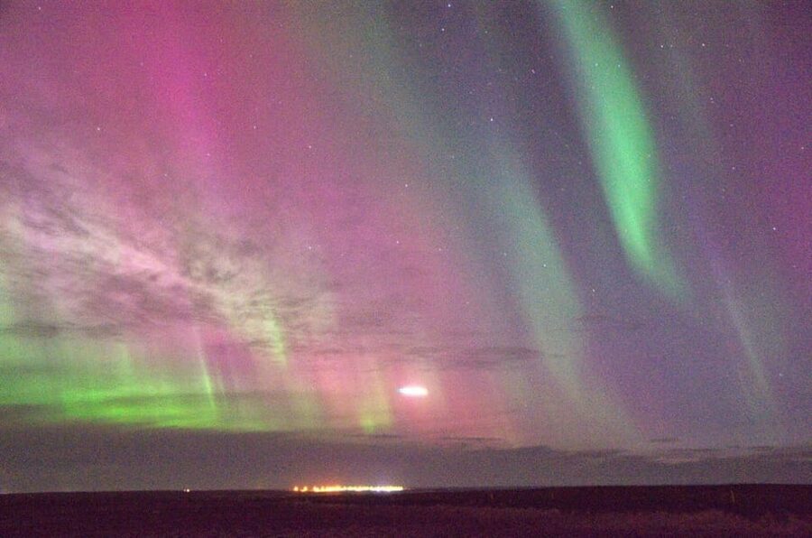 Reykjavík: New Year's Eve Northern Lights Yacht Cruise - Midnight champagne and the best part of the evening