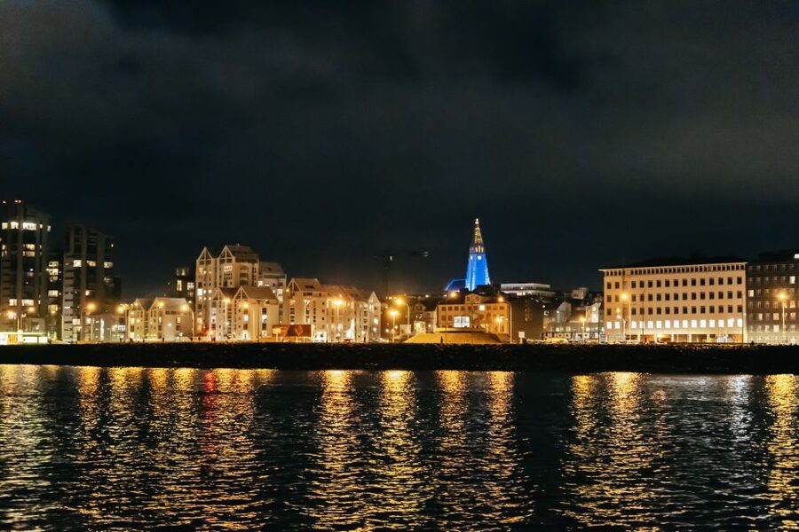 Reykjavik: Northern Lights Yacht Tour - The bar, lounge, and cold-weather comfort