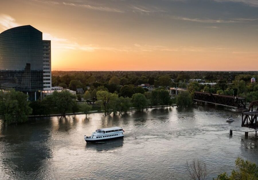 Sacramento: New Year's Eve Rock the Yacht Cruise - Boarding at Sacramento’s L Street Dock